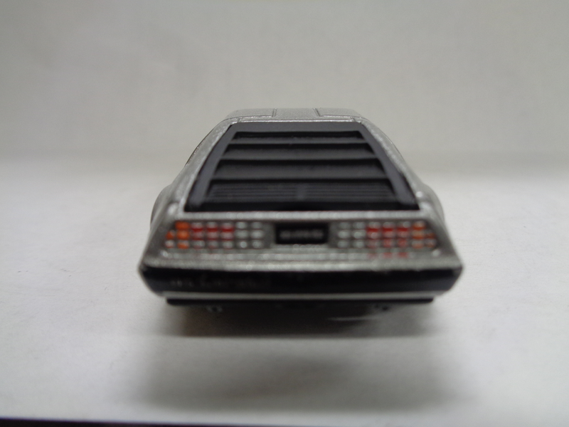 Illustration for article titled DMC DeLOREAN